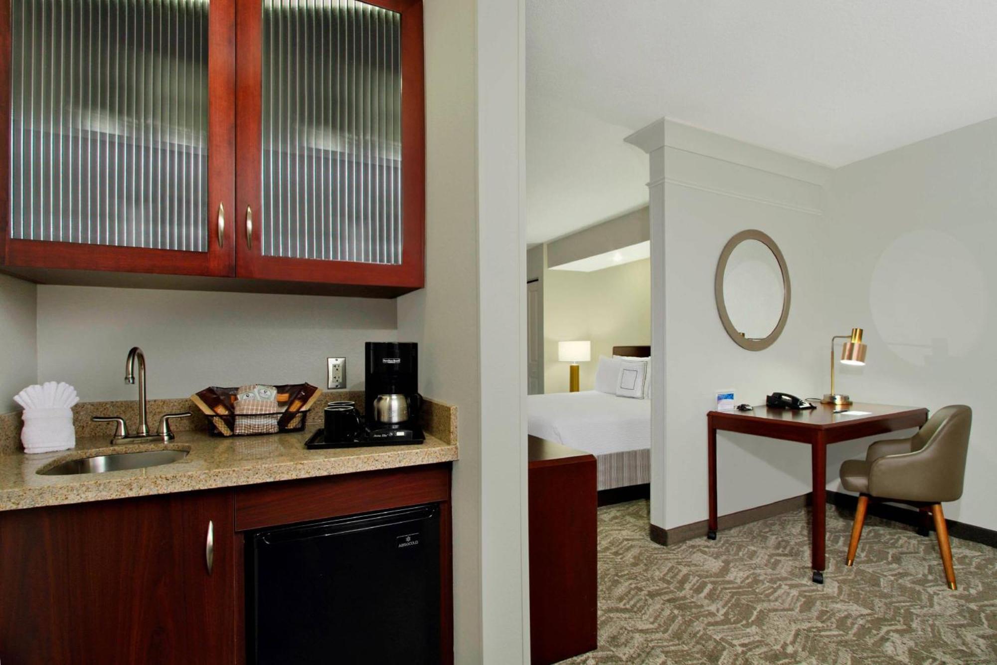 Springhill Suites Chesapeake Greenbrier Экстерьер фото